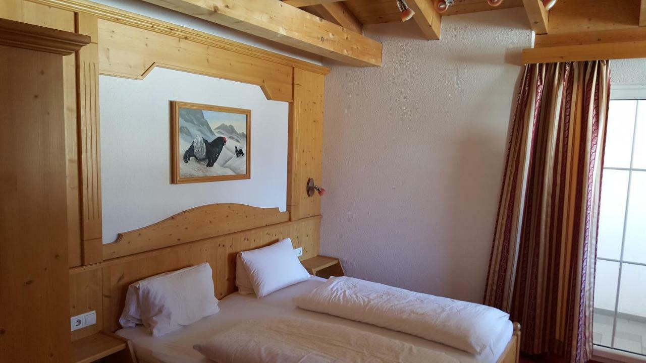 נאסריט Alpenhotel Gurgltalblick מראה חיצוני תמונה